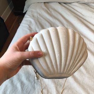 Shell evening bag with pearl accent zipper